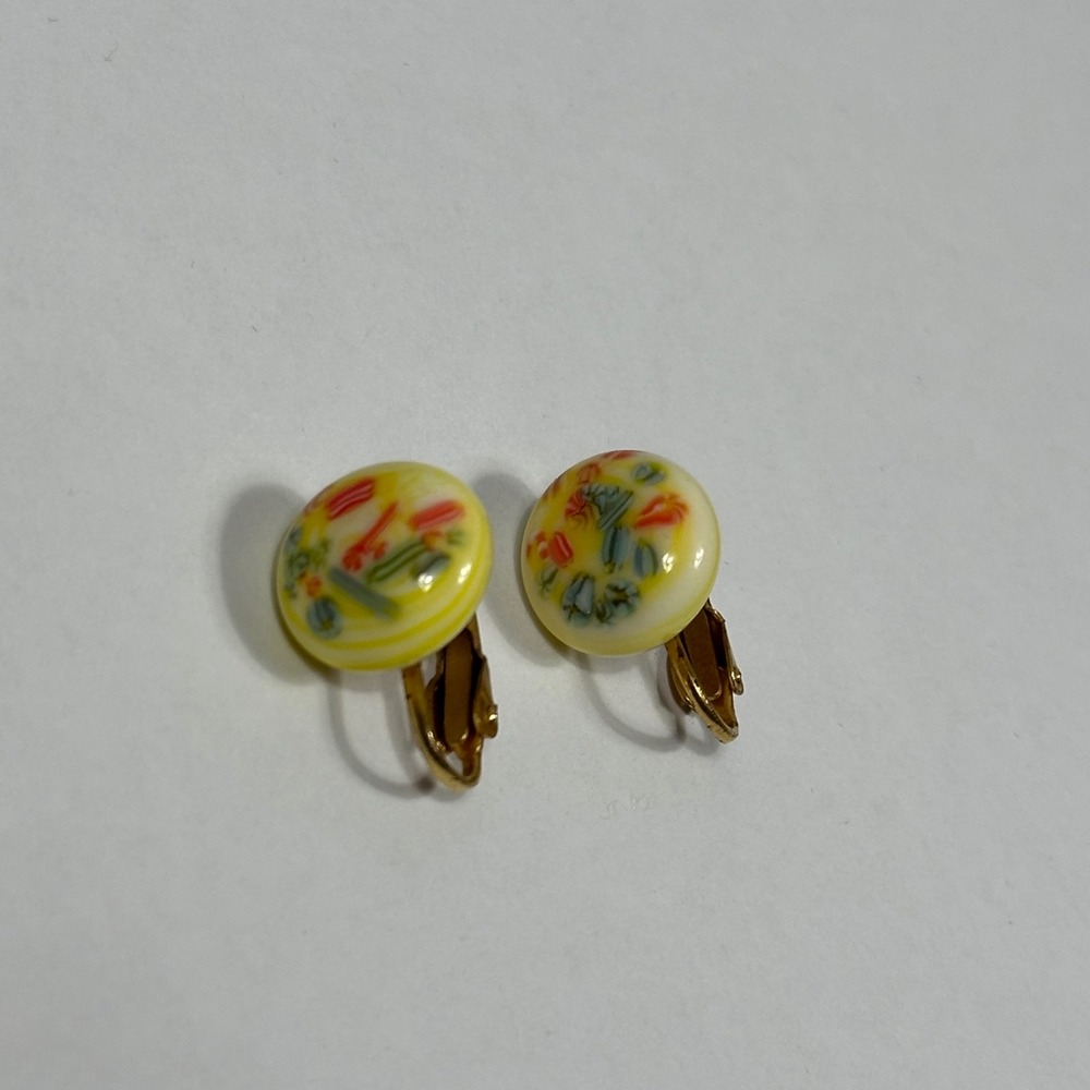 Vintage Yellow & White‎ Swirl Ceramic-Like Clip On Earrings w/ Colorful Design